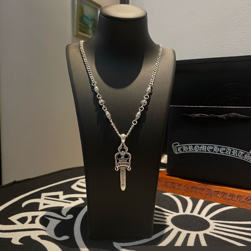 Ch**me He**ts necklaces